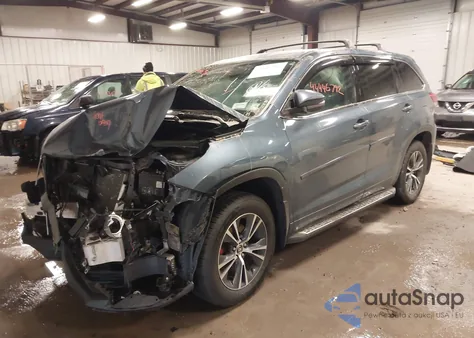 2018 Toyota Highlander Le Plus z USA, uszkodzony, nr VIN 5TDBZRFH3JS906139